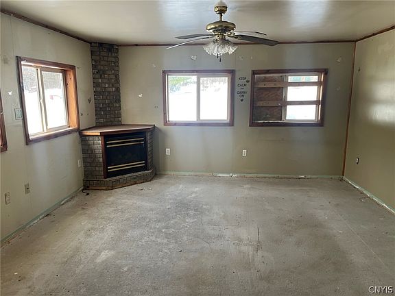 2nd image of 175 Northwoods Rd