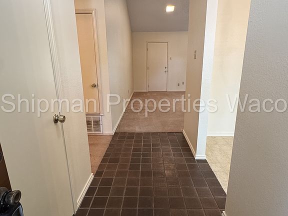 4th image of 919 La Porte Dr