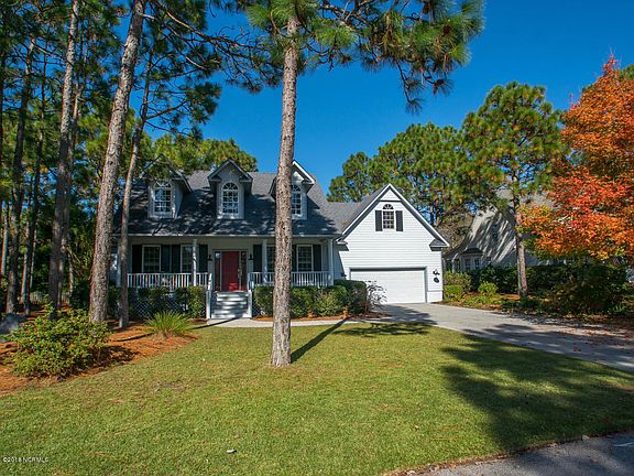 3rd image of 3292 St James Drive SE