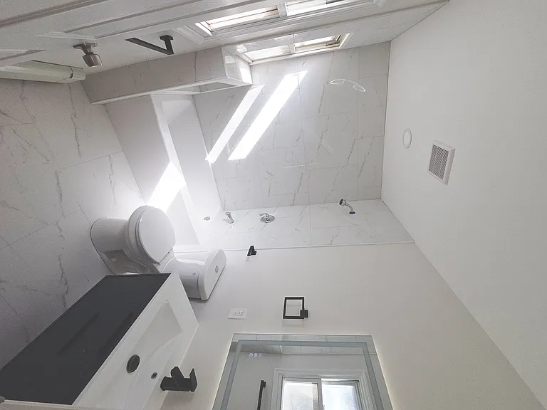 1 Wayne Ave #4 — Photo 6