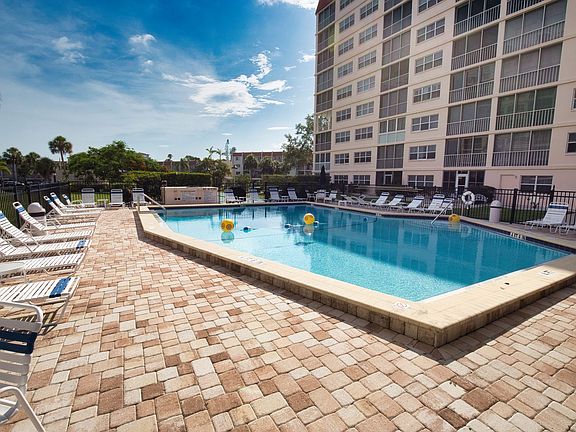2nd image of 232 Saint Augustine Ave APT 502