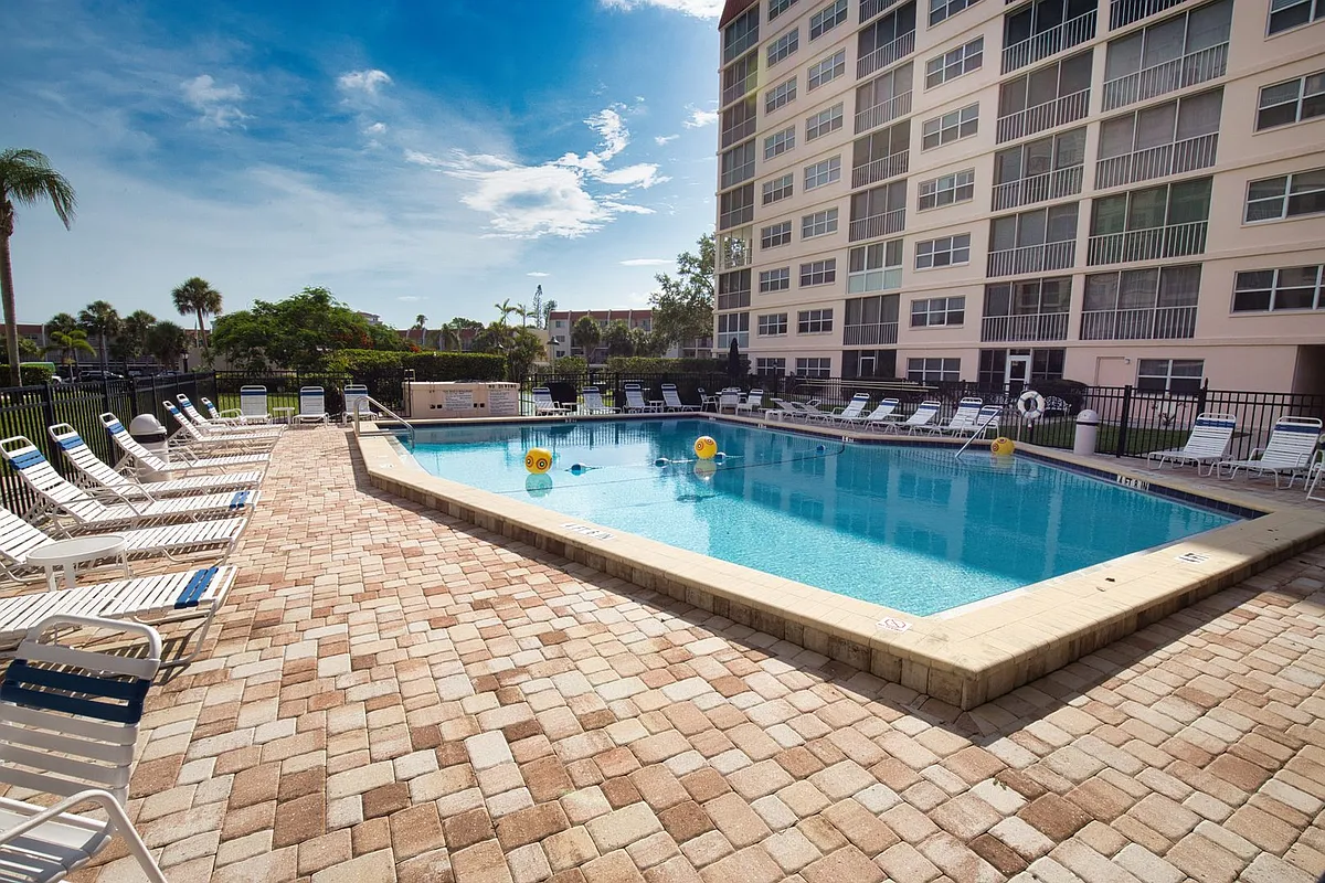 Building Photo - 232 Saint Augustine Ave #502