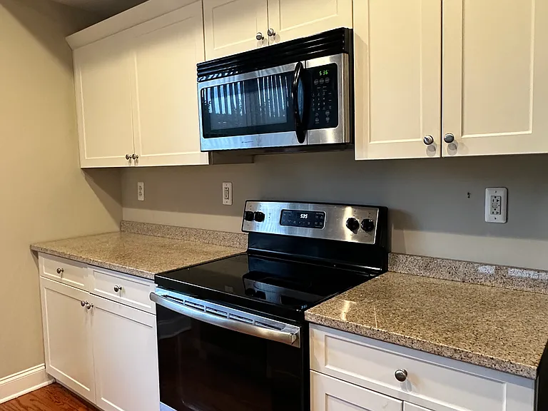 125 N 4th St #306 — Photo 17