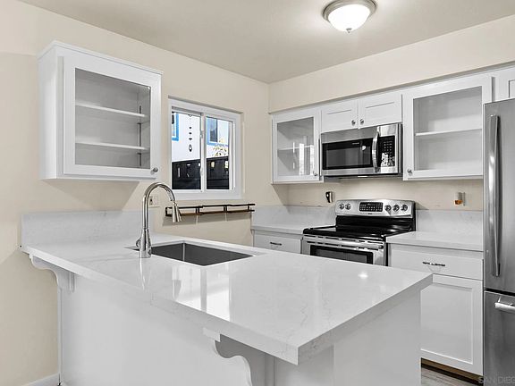 5th image of 685 Seacoast Dr