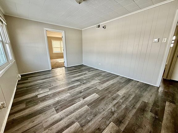 2nd image of 14448 Kilbourne Ave