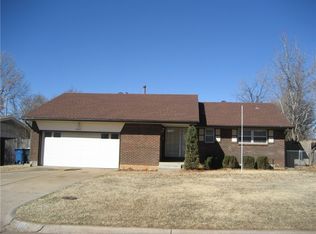 1017 W Woodcrest Dr, Midwest City, OK 73110
