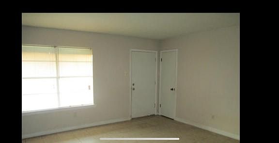 2nd image of 2911 Normandy Dr