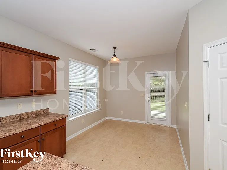 1254 Easterwood Blvd — Photo 4