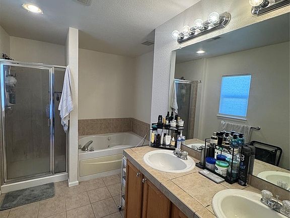5th image of 10087 Fenwick Street