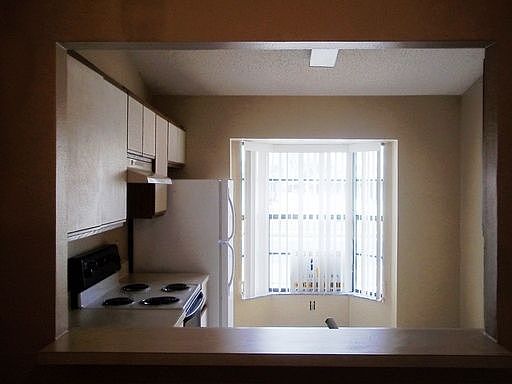 5th image of 2904 Squire Oak Ct