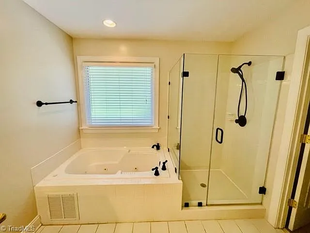 104 Castleton Pl — Photo 15