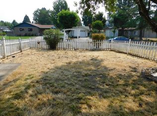 1954 Meadow Gln, Grants Pass, OR 97527