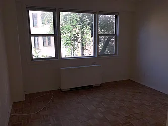 Rented by R New York