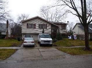 1324 Whirlaway Ln, Hanover Park, IL 60133
