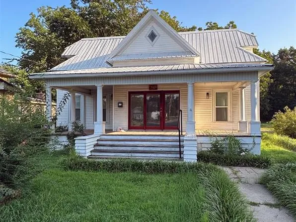 333 E Stoddard St, Dexter, MO 63841