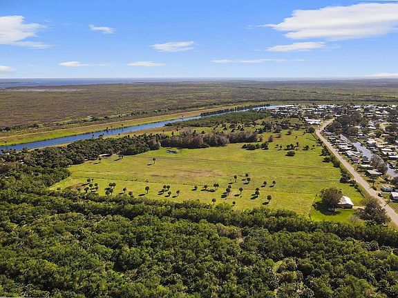 4th image of 1493 Hunter Road