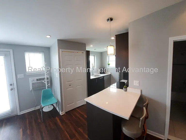 340 E. Cambourne. — Photo 10