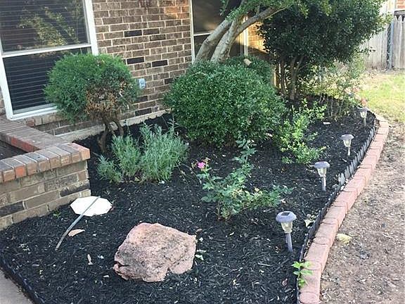 5th image of 208 S Bouziden Dr