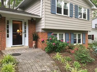 8713 Higdon Dr, Vienna, VA 22182