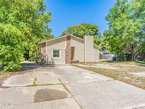 2nd image of 3026 Akron Drive