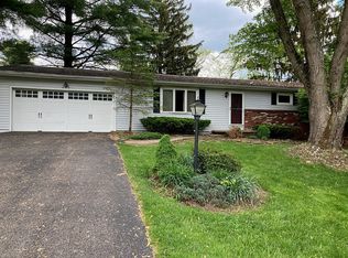 3650 Sunset Cir, Zanesville, OH 43701