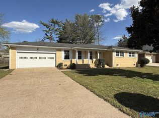 5010 Lyngail Dr NW, Huntsville, AL 35810