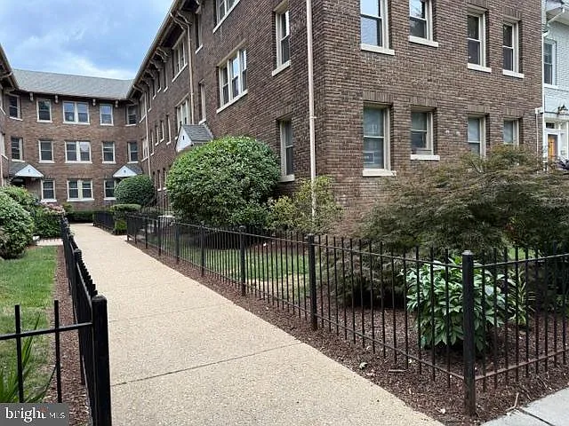 1725 Lanier Pl NW #24B — Photo 12