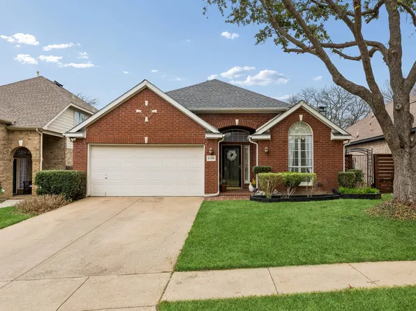 2136 Pritchard Dr, Grapevine, TX 76051