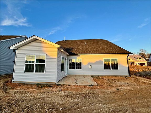 4th image of 1064 Fairhaven Dr Lot 95