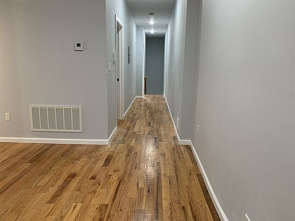 3rd image of 452 Mallory Ave Floor 1