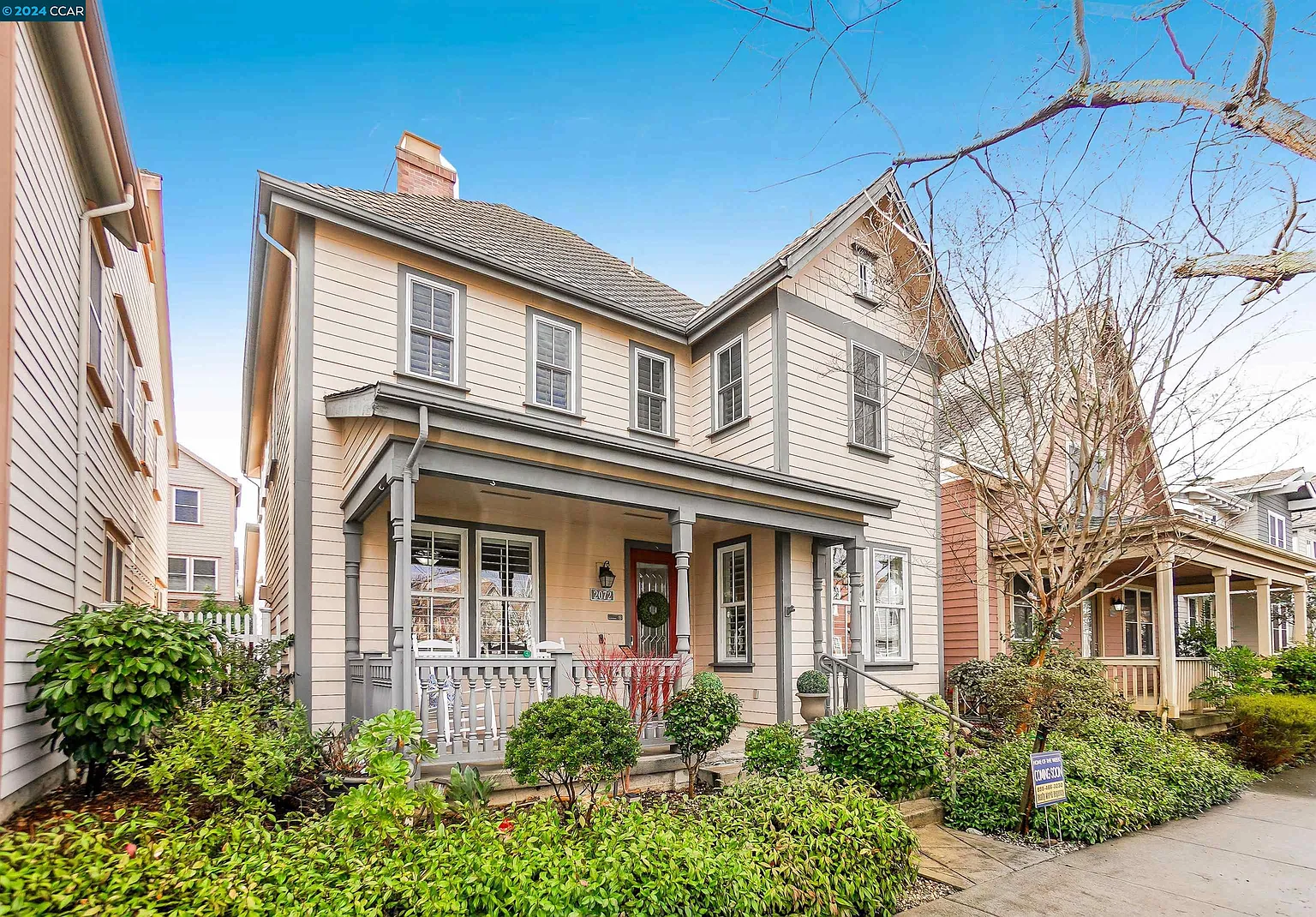 2072 Central St photo 1