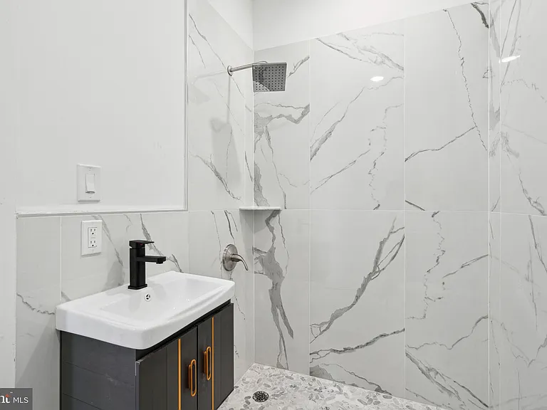 5164 Ridge Ave #3 — Photo 8