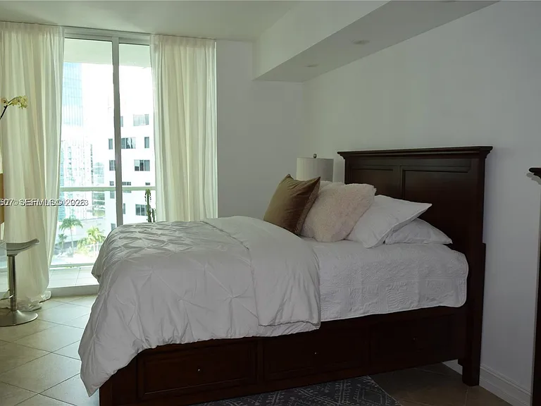 218 SE 14th St #2004 — Photo 10