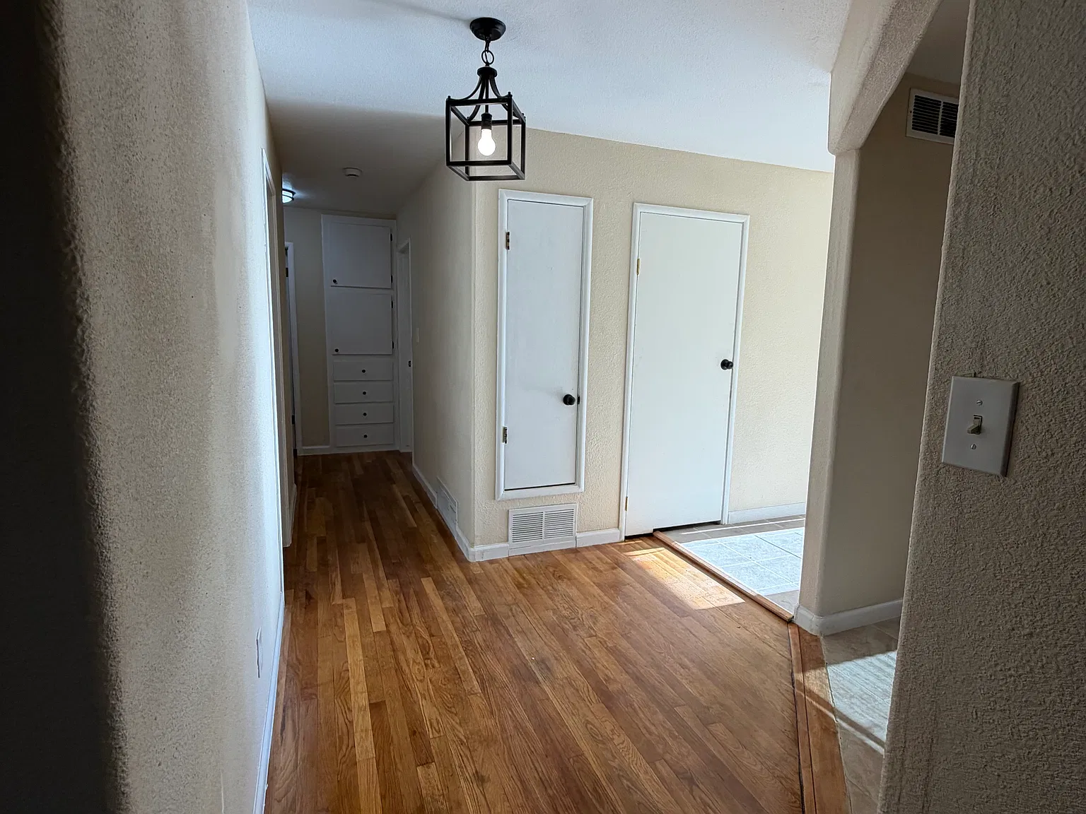 3 bed, 1400 sqft, $2,750 — Photo 3