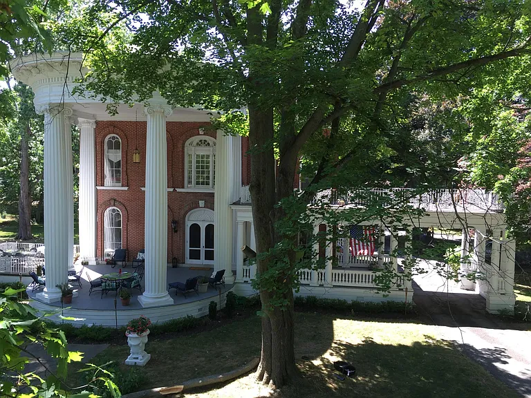 414 Locust St #4 — Photo 1