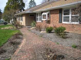 490 Apple Valley Dr, Belford, NJ 07718
