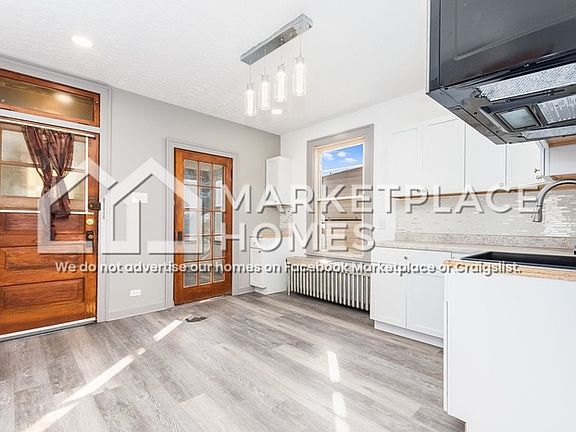 4th image of 7041 S Washtenaw Ave APT 2