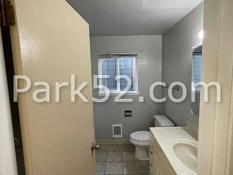 4002 S Warner St #7 — Photo 10