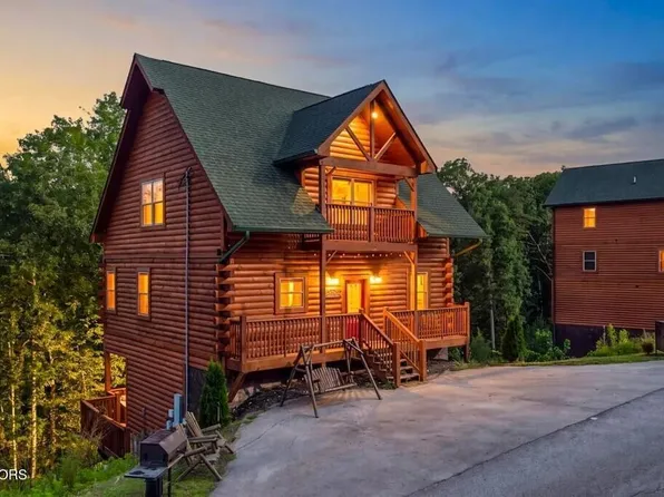 2225 Wingspan Dr, Sevierville, TN 37876