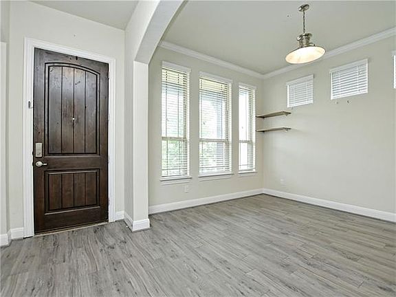 5th image of 2900 Waterson St