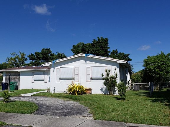 3rd image of 15870 SW 105th Ave