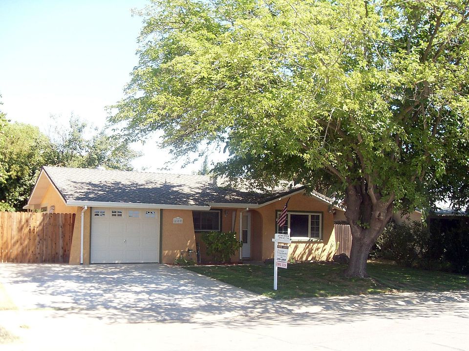 A great home in College Greens!