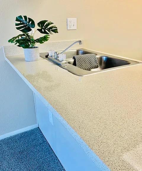 Desert Springs Apartments — Photo 42