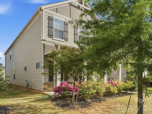 3rd image of 11931 Hambright Rd