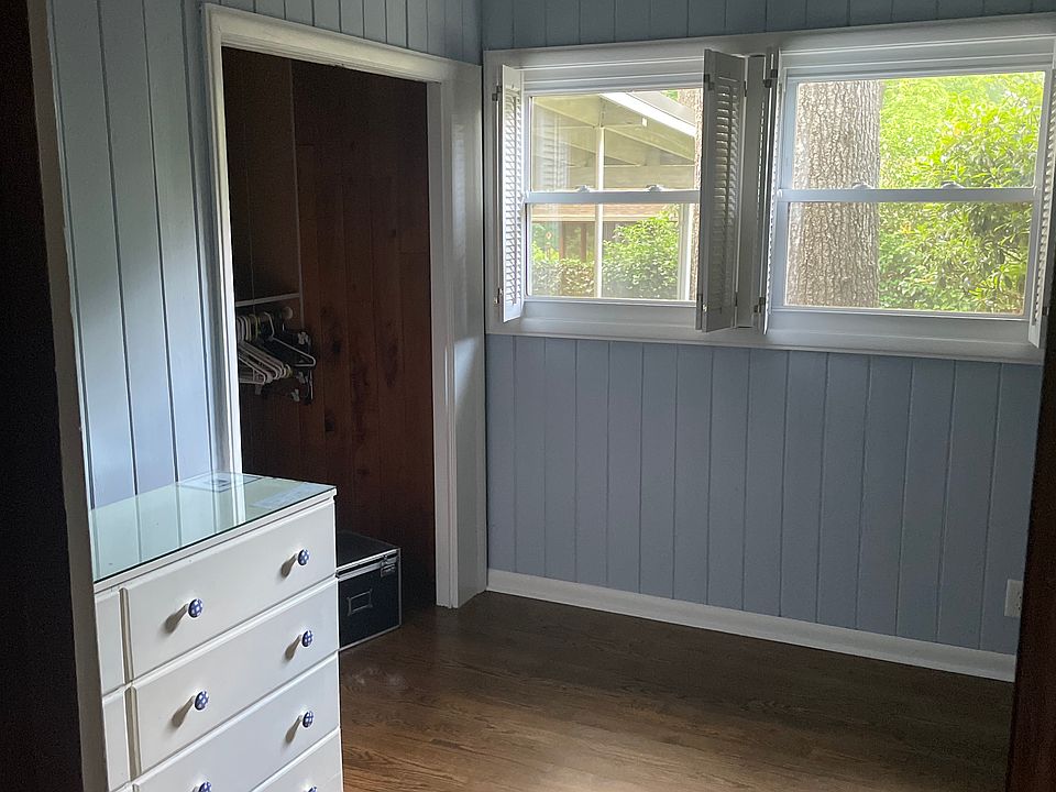 Guest bedroom for rent