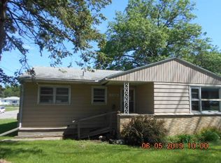 1803 E Ridgeway Ave, Waterloo, IA 50702