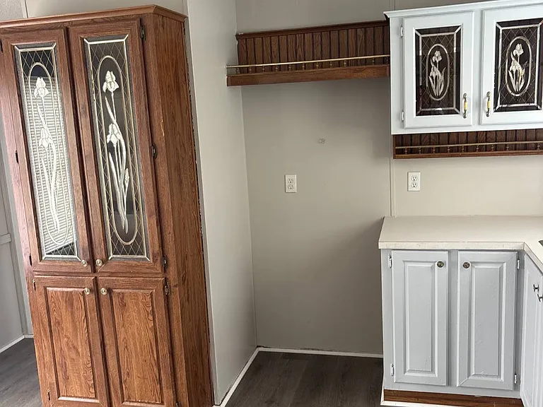 300 Pearl St #9 — Photo 3