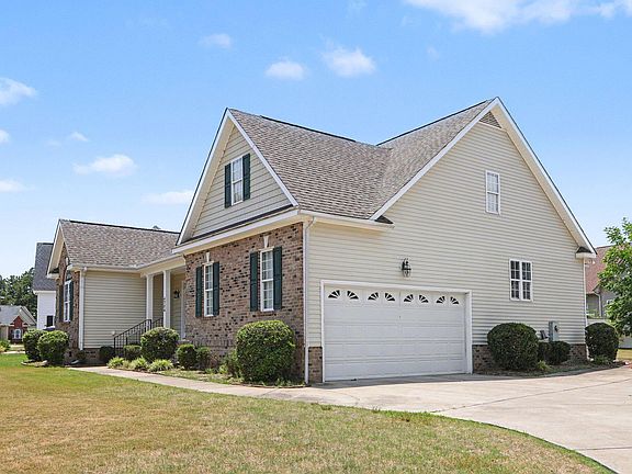 5th image of 4704 Bluff Pl