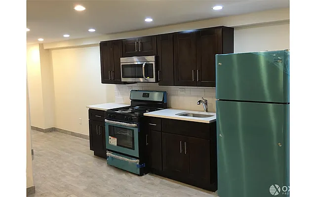 Rented by Oxford Property Group | media 3