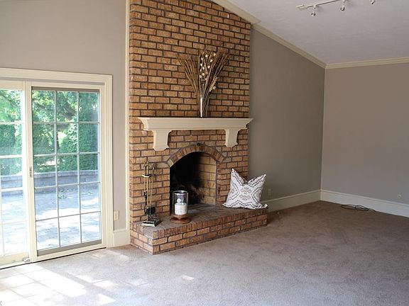 5th image of 98 Menlo Park Dr
